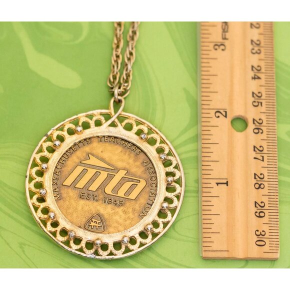 Vintage Spirit of '70 Gold Tone Circular Necklace 24 inch - W13 - Picture 3 of 3